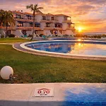 Apartmán Cascajos Beachfront For 3 *
