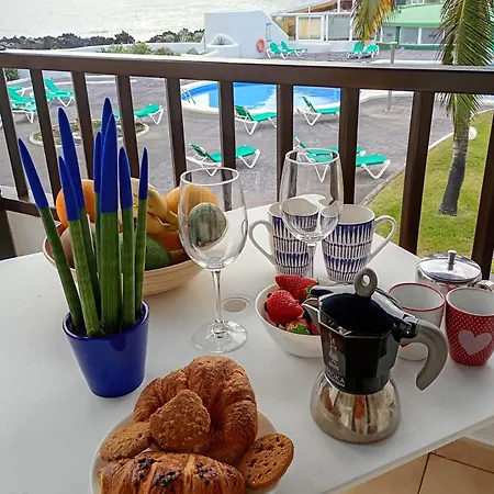 Cascajos Beachfront For 3 Breña Baja