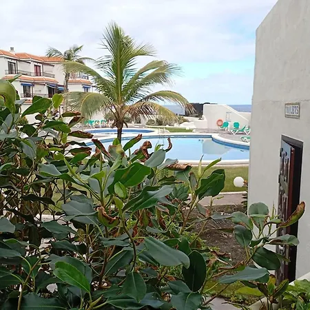 Cascajos Beachfront For 3 Daire